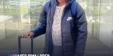 FOOT – EXPATRIÉS : COUPE DE LA ROUMANIE, CHINDIA TARGOVISTE ET ARGES PITESTI DE BRIYAN ALCÉUS DOS Á DOS