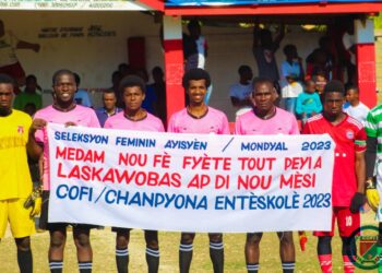 FOOT – INTERSCOLAIRE : LASCAHOBAS NAGE ENTRE HOMMAGE ET COMPÉTITION