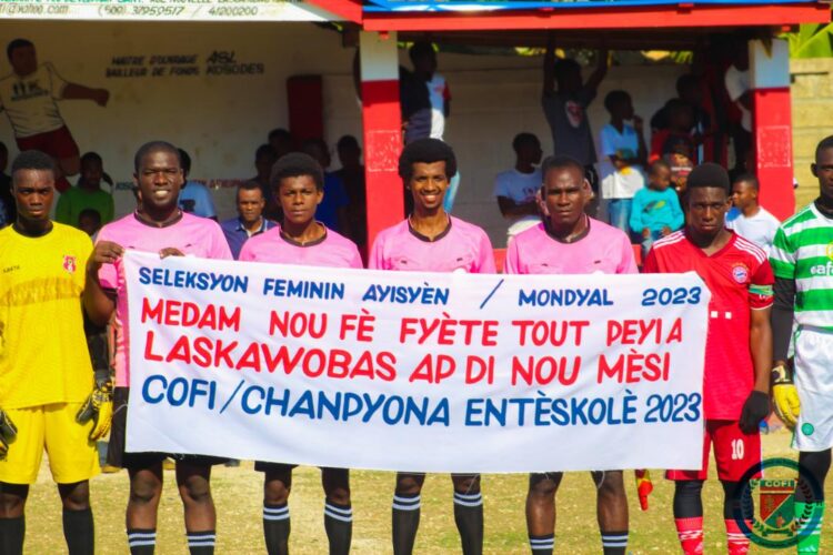 FOOT – INTERSCOLAIRE : LASCAHOBAS NAGE ENTRE HOMMAGE ET COMPÉTITION