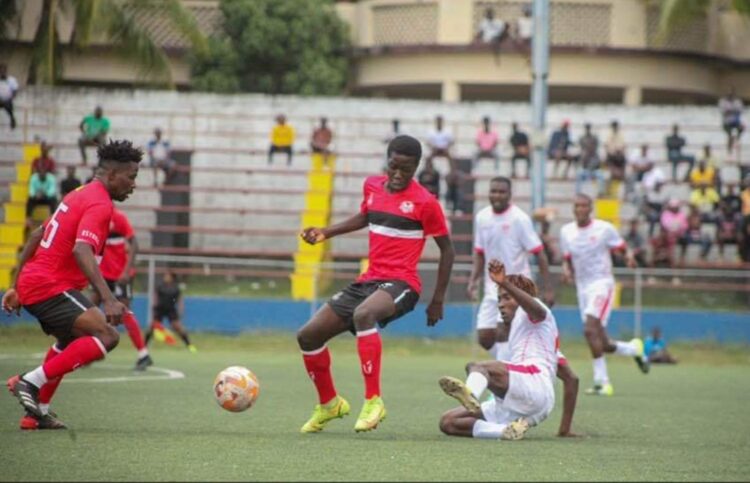 Football: Le championnat national de première division dans l’impasse