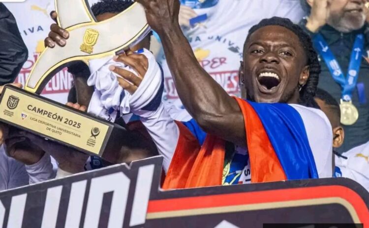 Ricardo Adé champion de la Supercoupe équatorienne avec LDU Quito